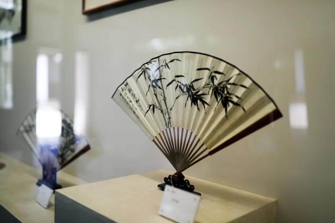 Suzhou Craftsmen’s folding fan
