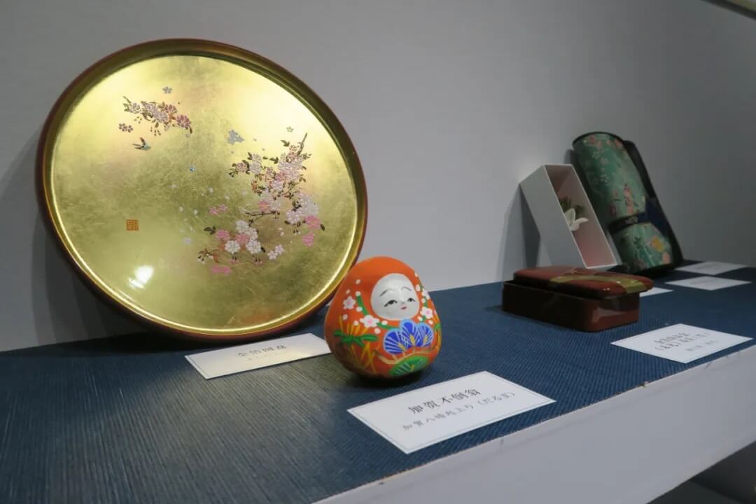 Japanese gold-leaf crafts
