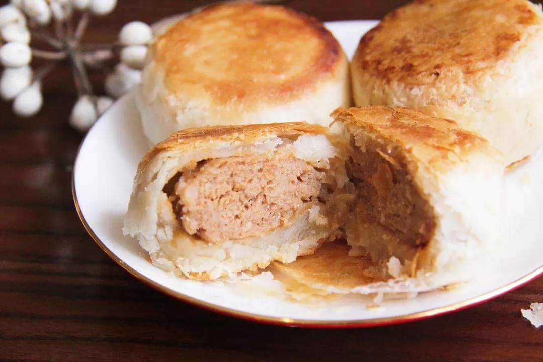 Suzhou Cuisine Mooncakes with meat