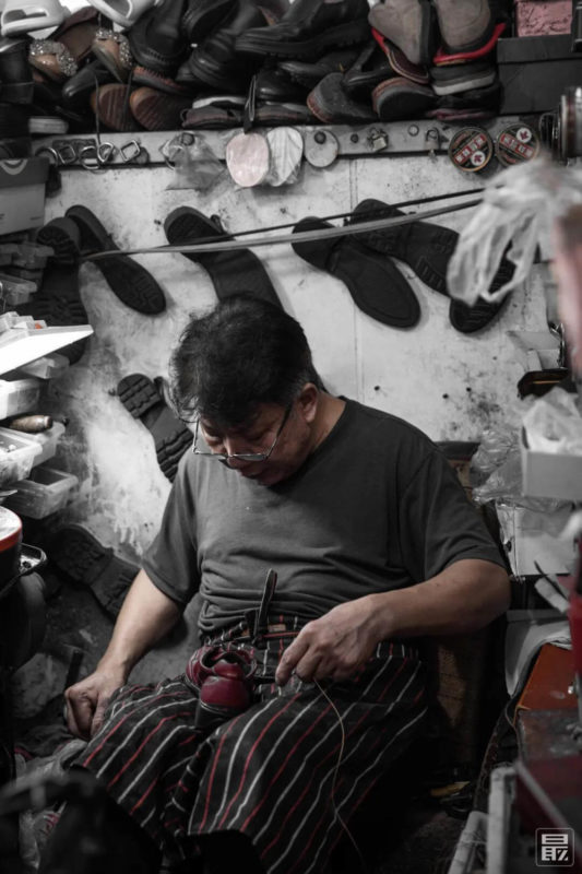 master Tang's shoe repair shop